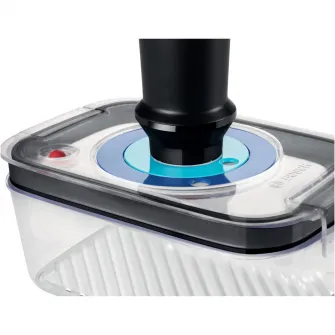 Set accesorii blender de mana ErgoMixx Bosch cu vacuum: pompa vacuum, casoleta pt vacuumare, 3 pungi mici si 3 pungi mari pt vacuum.
