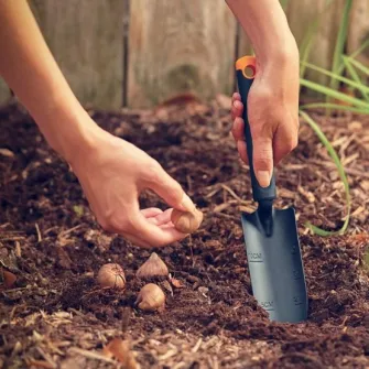 Set pentru plantat Fiskars Ergo 3 piese, plantator lat metalic, plantator ingust, sapaliga, maner ergonomic