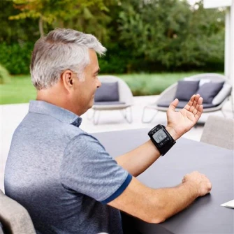 Tensiometru de incheietura Omron RS7, Bluetooth, 2 utilizatori, 100 de masuratori, Negru