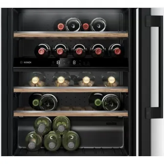 Vitrina vinuri incorporabila Bosch KUW21AHG0, 120 l, 44 sticle, Iluminare LED, Doua circuite de racire, Clasa G, 82 cm, Sticla