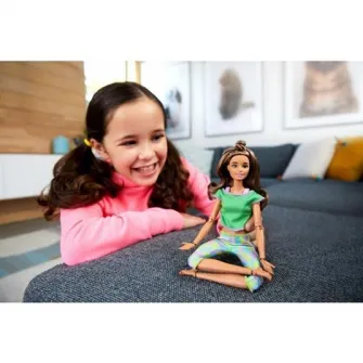Papusa Barbie Made to Move (bruneta)