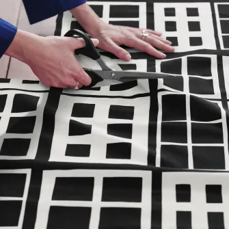 IKEA BROKAKLEJA Metraj pre-taiat, negru/geom, 150x300 cm