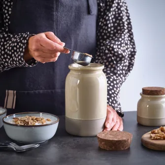 IKEA BRUGDHAJ Borcan cu capac, bej, 1.2 l