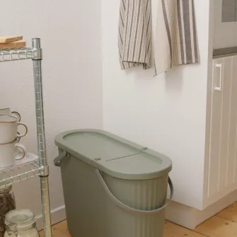 IKEA DAMMÄNG Cos cu capac, gri inchis, 8 l