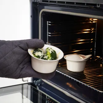 IKEA FÄRGKLAR Vas cuptor/platou+capac, lucios bej, 0.2 l