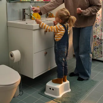 IKEA FÖRSIKTIG Taburet pentru copii, alb/turcoaz