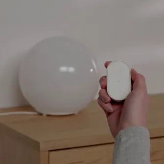 IKEA KAJPLATS Bec LED E27 1521 lumeni, smart spectru alb/glob/alb opac