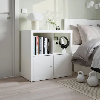IKEA KALLAX Etajera cu usi, alb, 77x77 cm