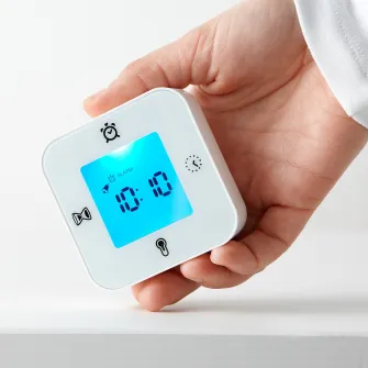IKEA KLOCKIS Ceas/termometru/alarma/temporizator, alb, 7x7 cm