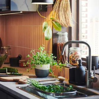 IKEA KORKEN Borcan cu capac, sticla transparenta, 2 l