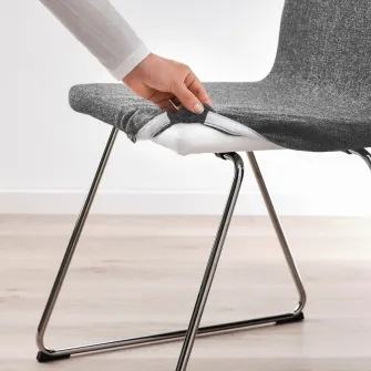 IKEA MARIEDAMM / LILLÅNÄS Masa + 4 scaune, negru aspect marmura/Gunnared gri inchis cromat, 105 cm