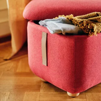 IKEA OSKARSHAMN Taburet cu depozitare, Tonerud rosu