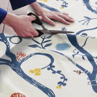 IKEA REVFINGERÖRT Metraj pre-taiat, detalii botanice/alb multicolor, 150x300 cm