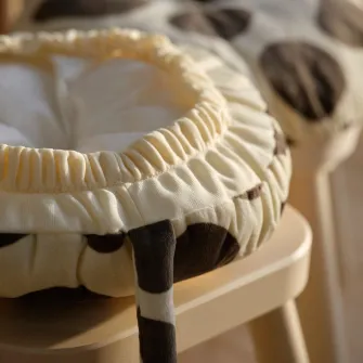 IKEA SANDLÖPARE Husa taburet, bej maro/model girafa, 38 cm