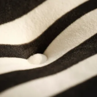 IKEA SANDLÖPARE Husa taburet, negru alb/model zebra, 38 cm