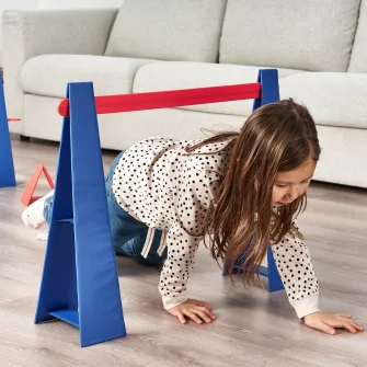 IKEA SKRATTMÅS Cursa cu obstacole