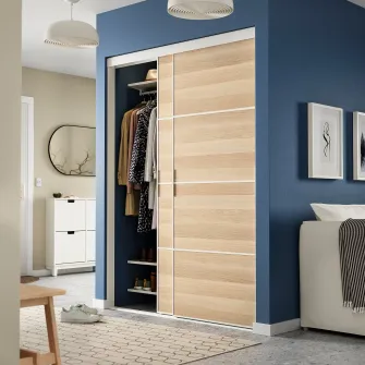 IKEA SKYTTA / MEHAMN Combinatie cu usa glisanta, alb/2 fete aspect stejar antichizat, 152x205 cm