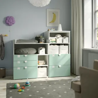 IKEA SMÅSTAD / PLATSA Masa infasat, alb verde deschis/cu biblioteca, 150x79x123 cm