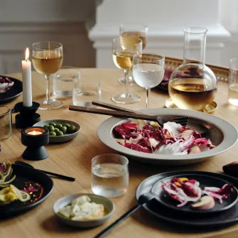 IKEA STOCKHOLM 2025 Set 2 linguri servit, nuc, 31 cm