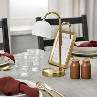 IKEA TVÅMASTAD Veioza LED portabila, cu baterii alama/opalin sticla