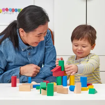 IKEA UNDERHÅLLA Set de construit din lemn, 40 piese, multicolor