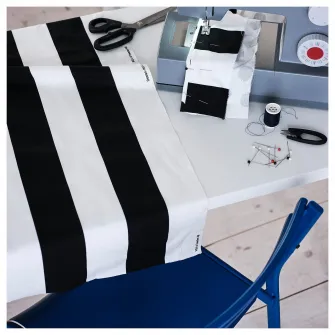 IKEA VARGTÖREL Metraj pre-taiat, negru/alb, 150x300 cm