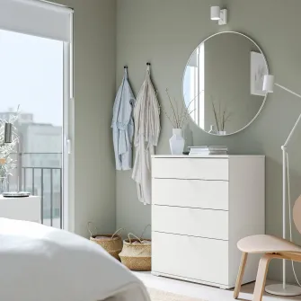IKEA VIHALS Comoda 4 sertare, alb/functie ancorare/deblocare, 70x47x90 cm