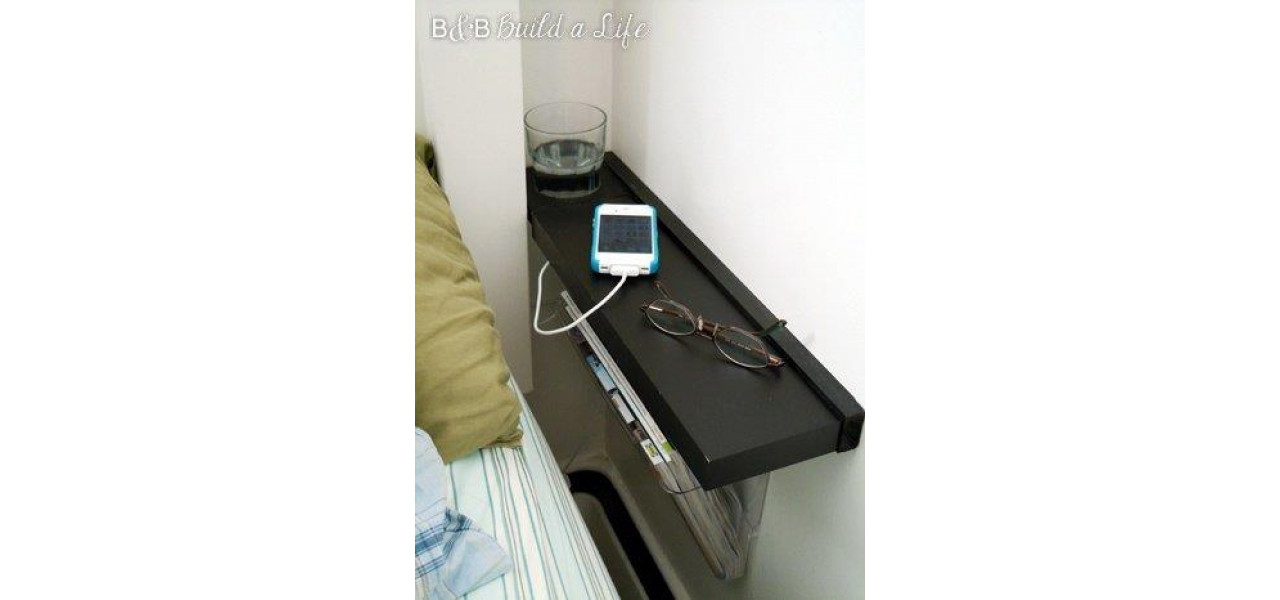 Noptiere cu suporturi pentru pahare incorporate cu control al temperaturii.