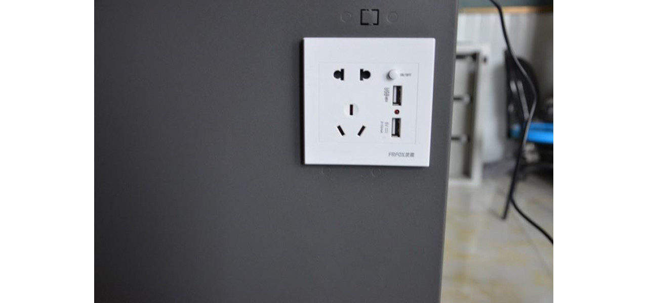 dulapuri de chiuveta cu porturi de incarcare USB incorporate pentru tablete.