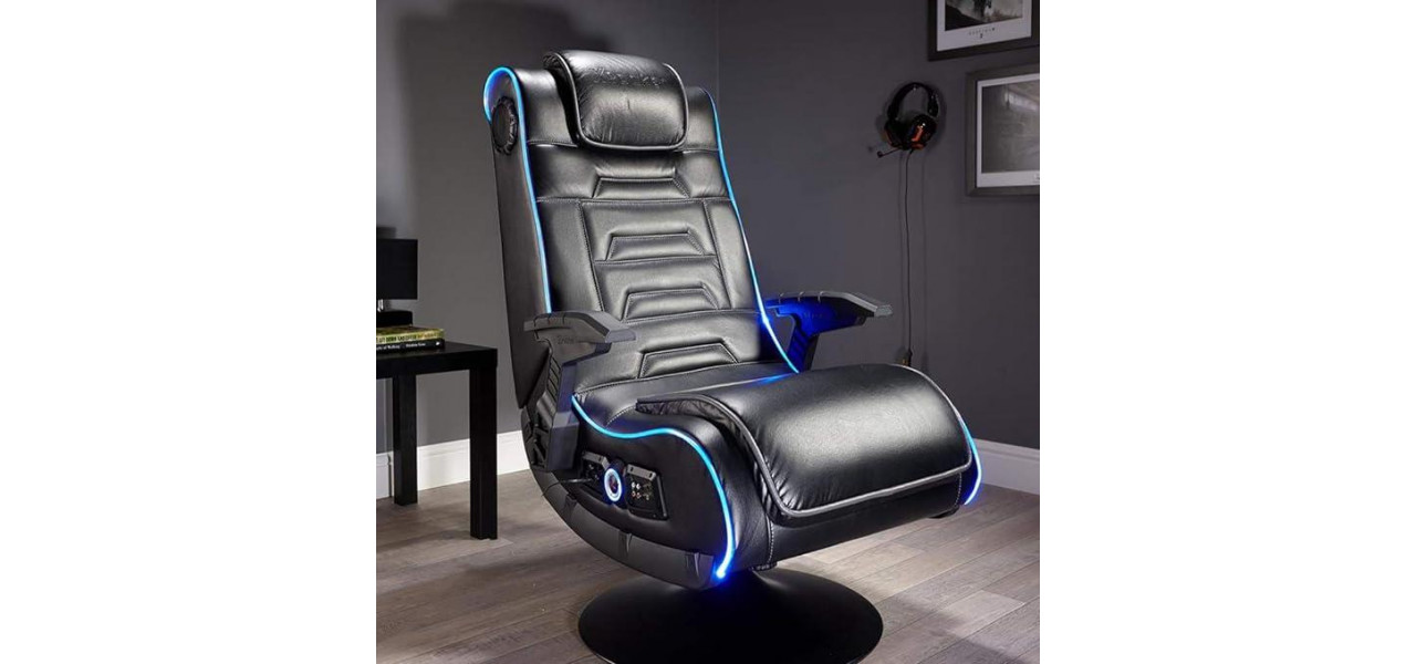 Scaune tapitate cu difuzoare Bluetooth incorporate.