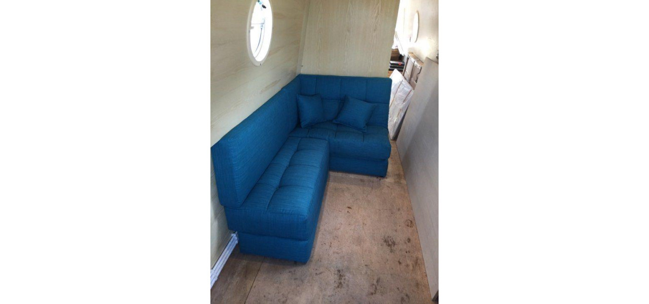 Poate fi folosit un mobilier de colt extensibil ca pat pentru oaspetii ocazionali?