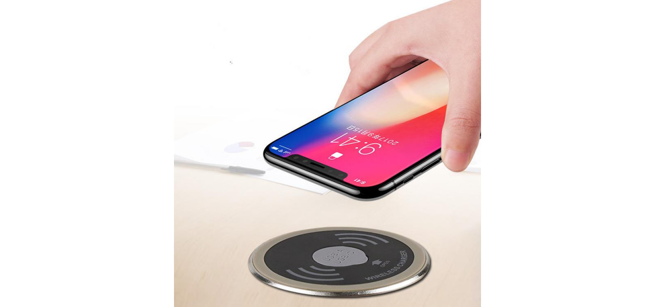 Fotolii cu incarcatoare de telefon fara fir incorporate: o completare convenabila pentru dormitorul tau.