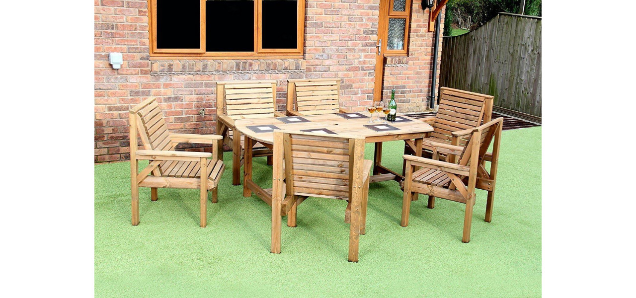 Transformarea seturilor de mobilier de gradina in zone de lucru sau de studiu in aer liber.