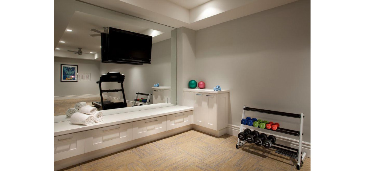 Pot fi combinate dulapurile deschise cu o instalatie de sala de sport sau cu un echipament de antrenament?