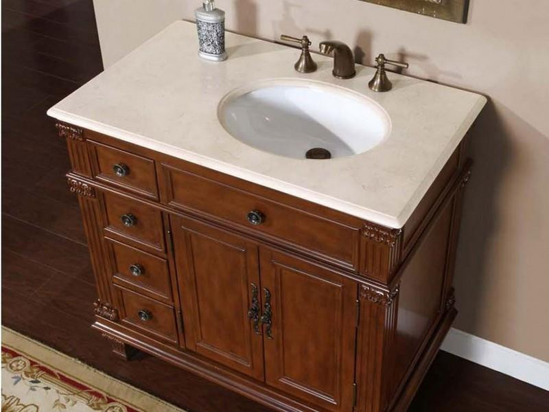 Seturile de mobilier de baie vin cu un blat sau un blat asortat?