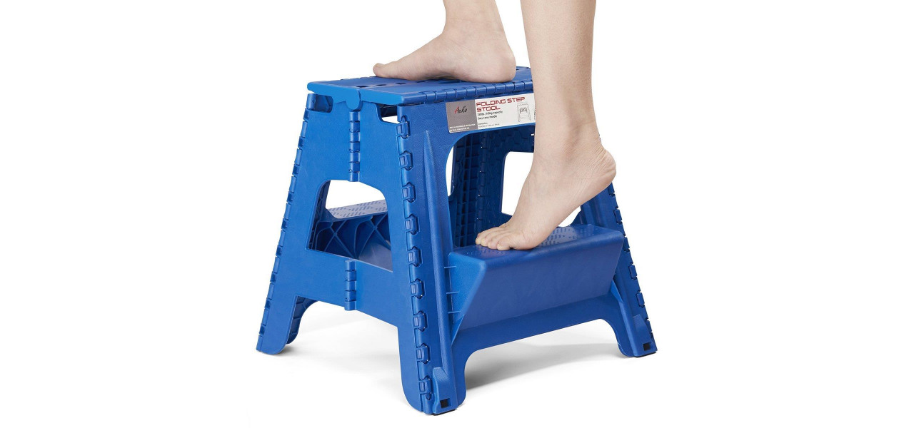 Exista o limita de varsta recomandata pentru utilizarea scaunelor in scoli sau in sali de clasa?