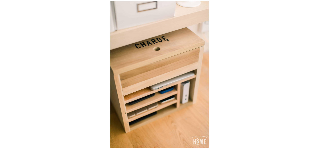 Comoda are statii de incarcare incorporate pentru dispozitive electronice?