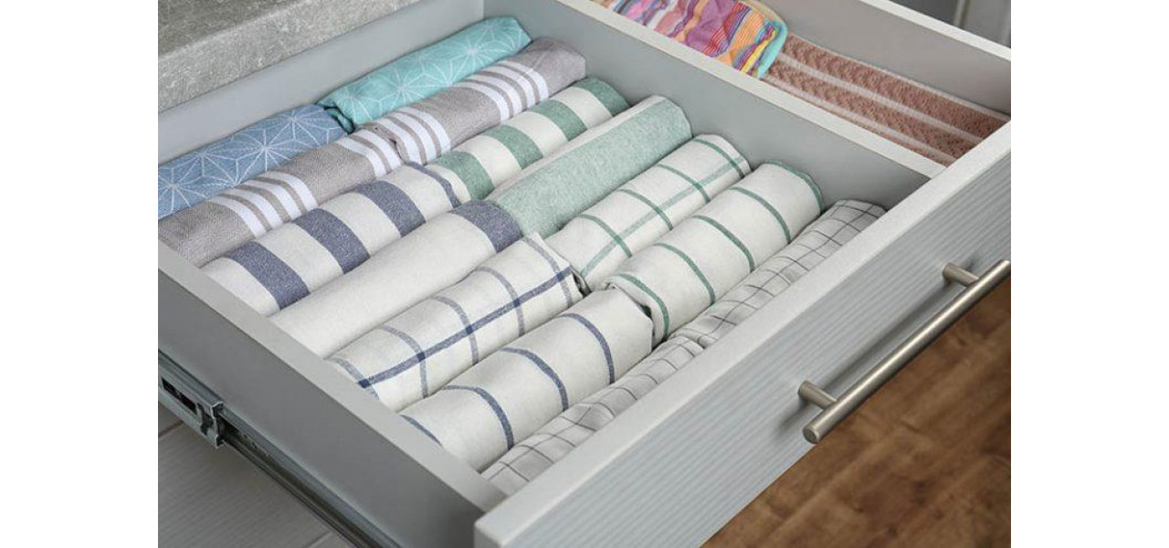 Sfaturi pentru depozitarea in siguranta pentru imbracaminte si tesaturi delicate in dulapul tau Ikea.