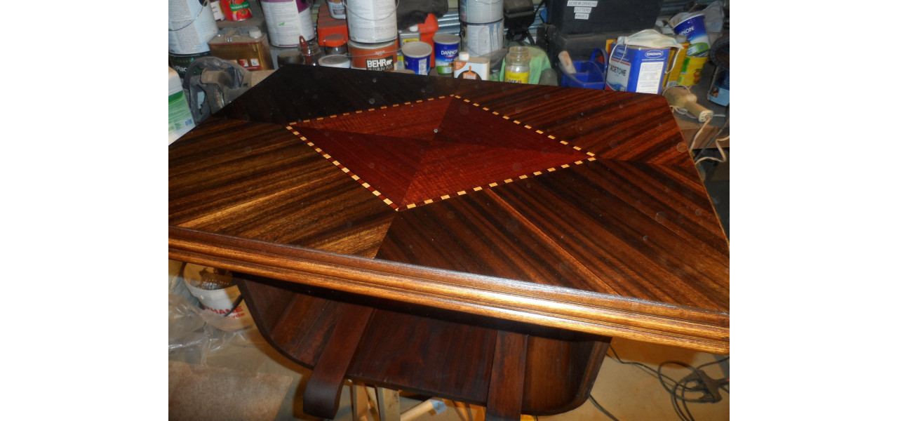 Optiuni de masuta de cafea pentru un interior de inspiratie Art Deco.