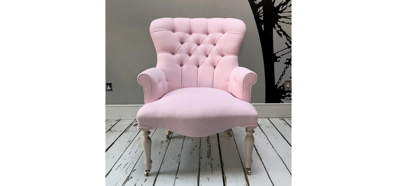 Inspiratii populare de design pentru fotolii roz.