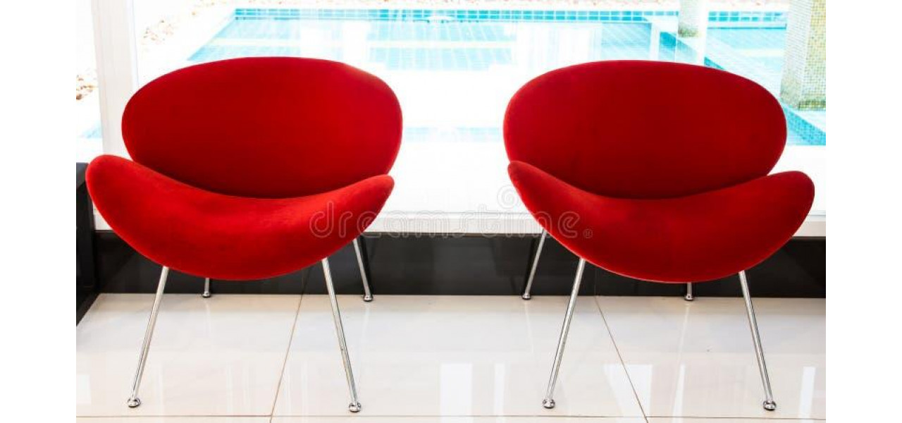 Optiuni de scaun rosu potrivite pentru restaurantele contemporane de pe acoperis.