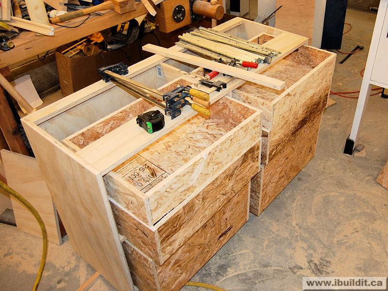 Materiale obisnuite folosite la realizarea unei comode.