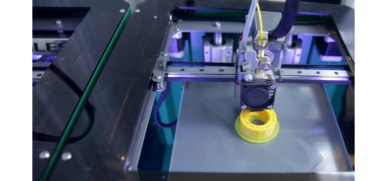 Progrese in tehnologia imprimantei 3D cu filament pentru productia de masa.