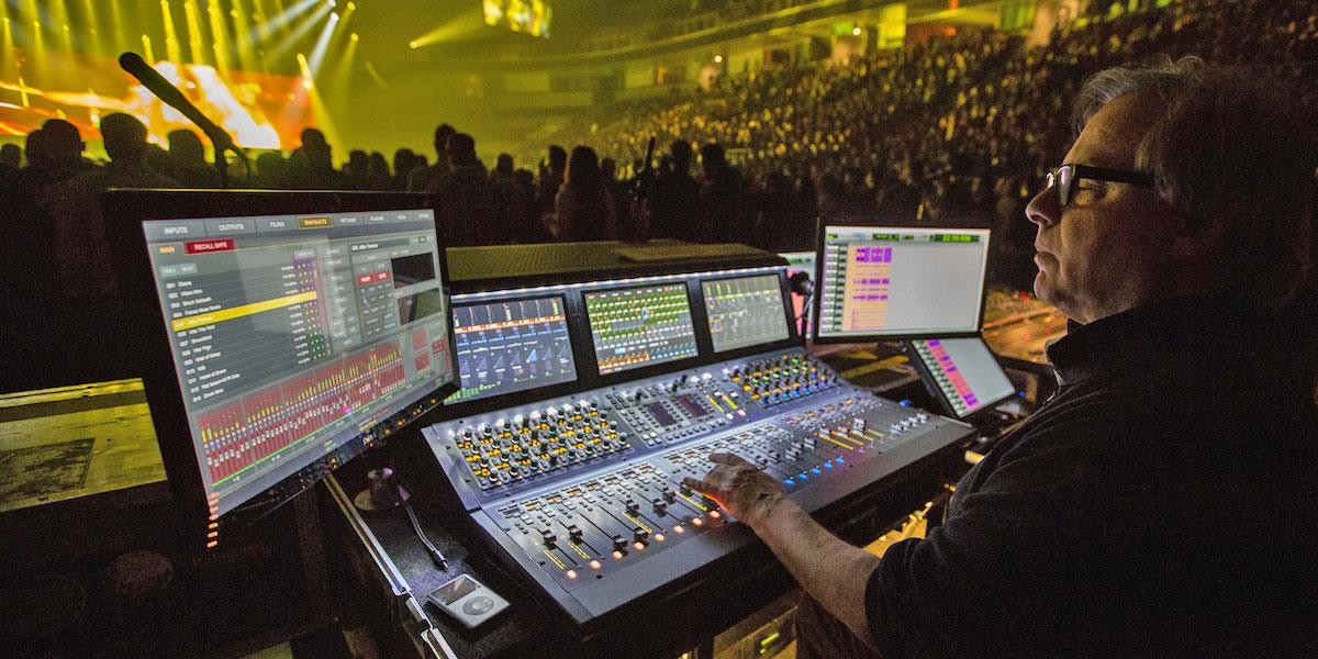 Mixarea audio in lumea spectacolelor live: asigurarea unui sunet clar.