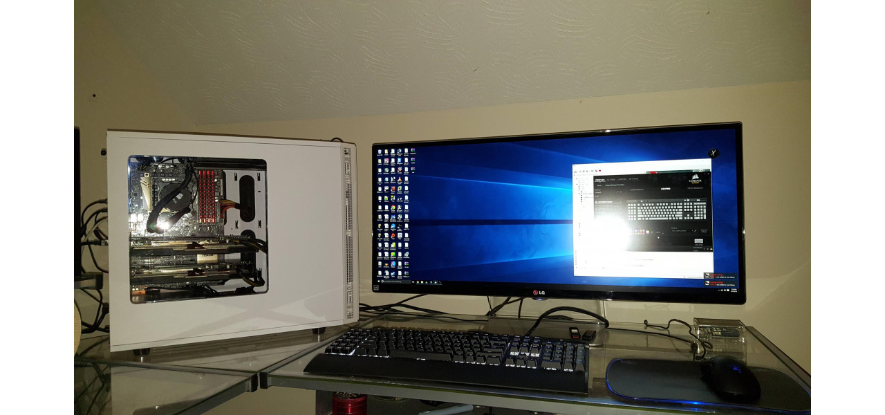 Carcase PC si monitoare pentru jocuri ultra-late: o combinatie castigatoare.