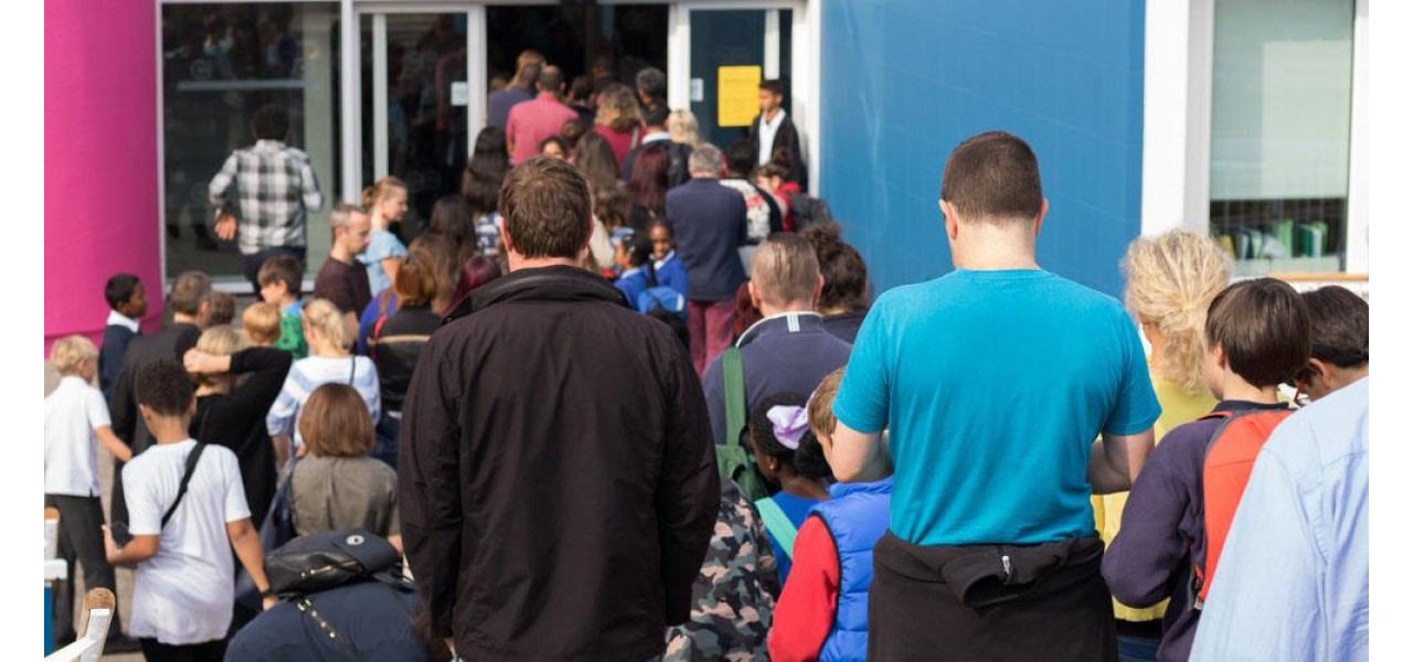 Cititoare de carduri in campusurile universitare care simplifica viata studentilor.