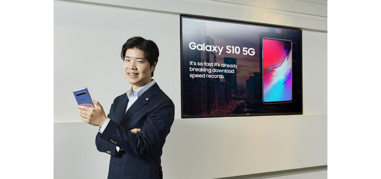 Casti Samsung inaugureaza o noua era a conectivitatii si comunicarii.