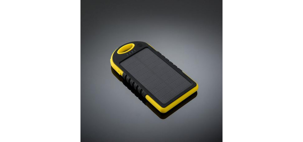 Incarcatoare pentru aventurieri: design robust si capabilitati de incarcare solara.