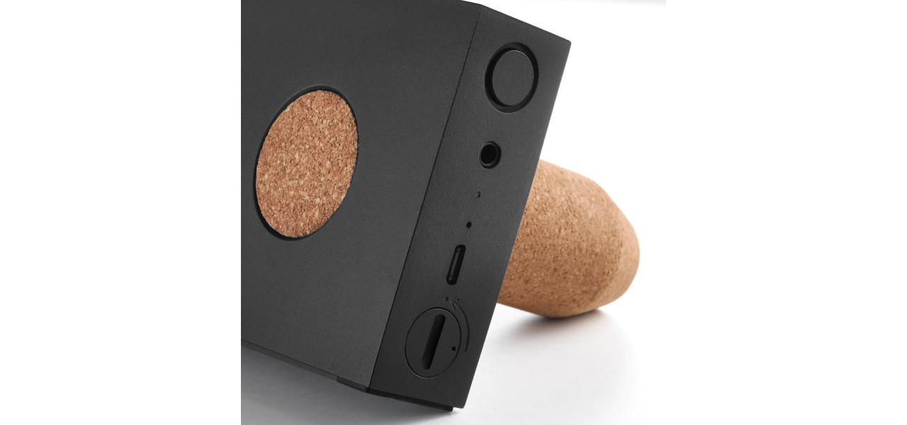 Creati cea mai buna experienta Home Theatre cu sistemele Bluetooth Ikea.