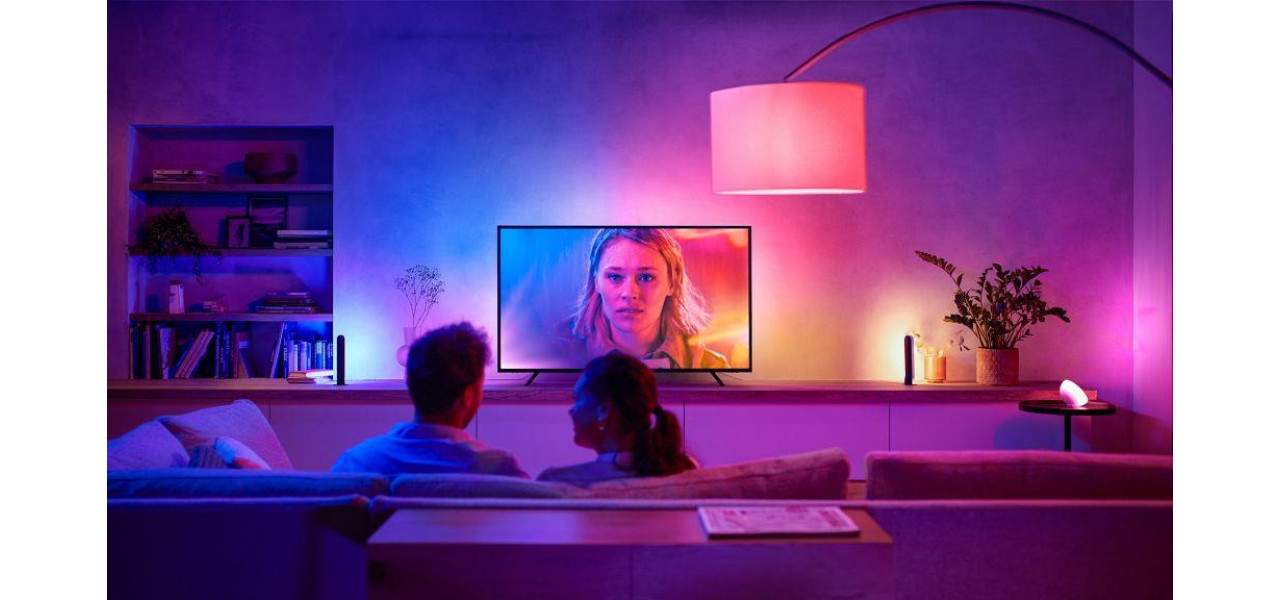 Crearea unei atmosfere cu televizoarele Philips Ambilight.